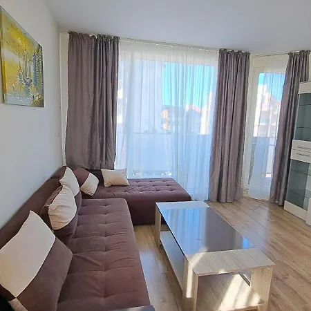 Cozy * Νεσέμπαρ